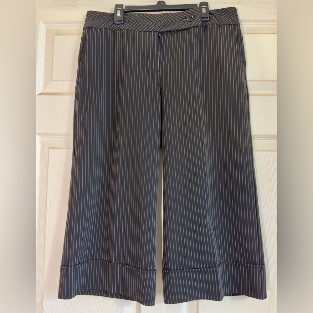 EUC BCX Women's Black and Brown Striped Wide Leg‎ Cropped Pants Size 9